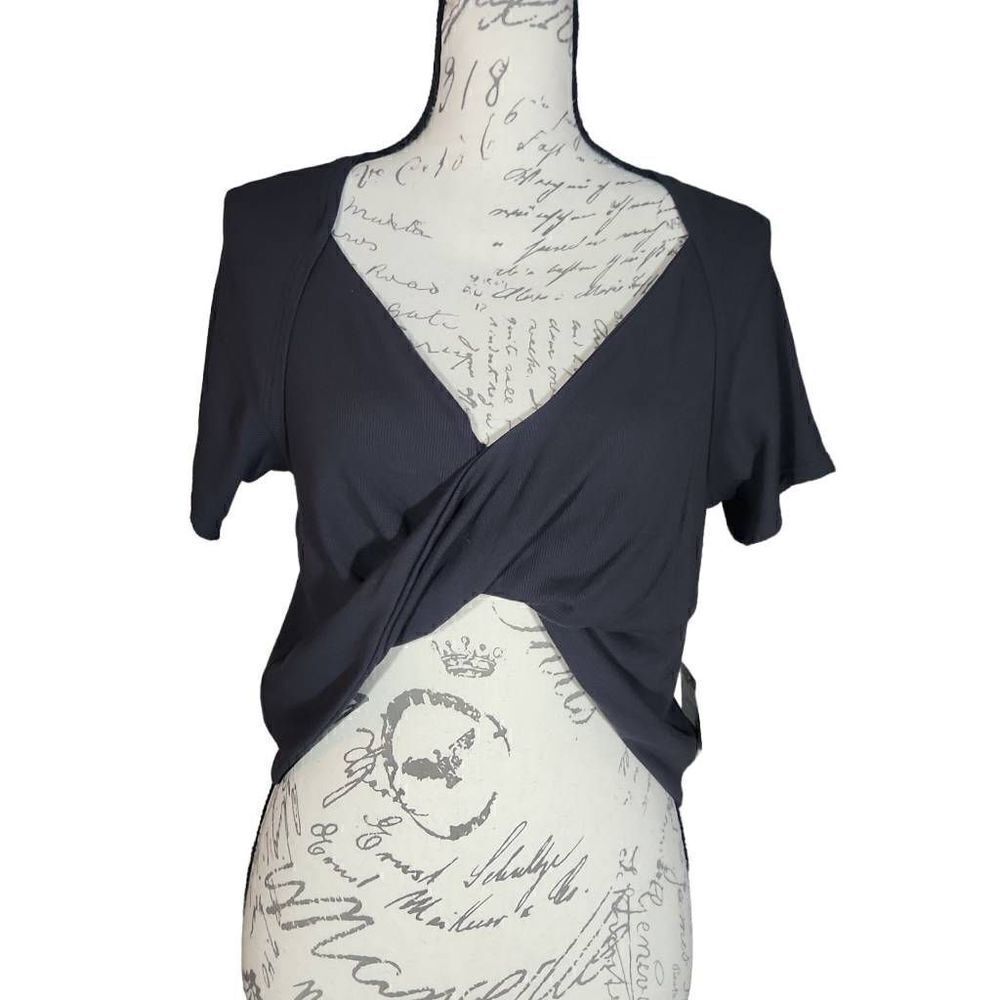 Lululemon Women's Size 12 Gray LA Twist Front Crop Top